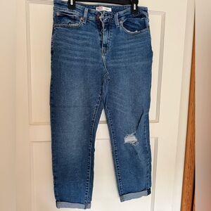 Levi Strauss boyfriend jeans; size 31